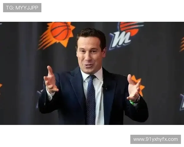 太阳主帅弗莱明称球员场上定位模糊但偶尔展现出惊人顶级运动天赋 太阳主帅弗莱明称球员场上定位模糊但偶尔展现出惊人顶级运动天赋